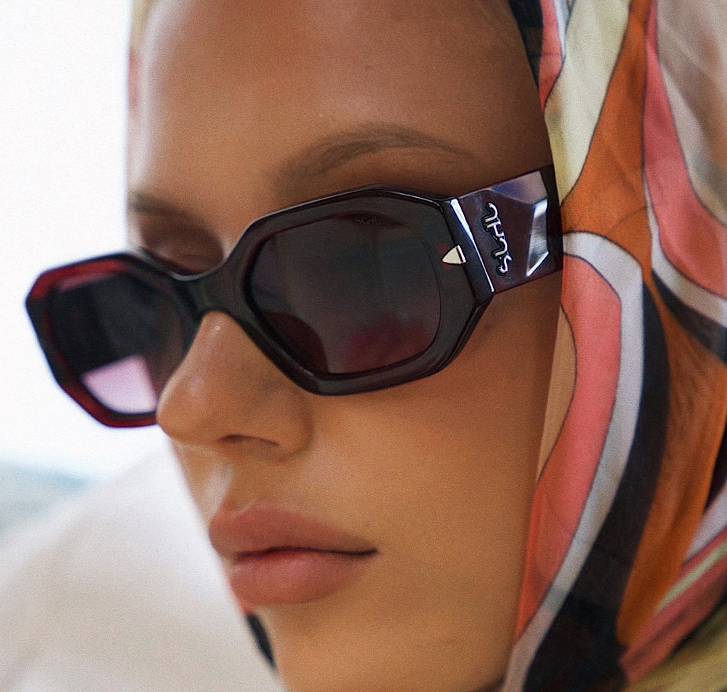 GRACE Smoke Ivory / Brown Gradient